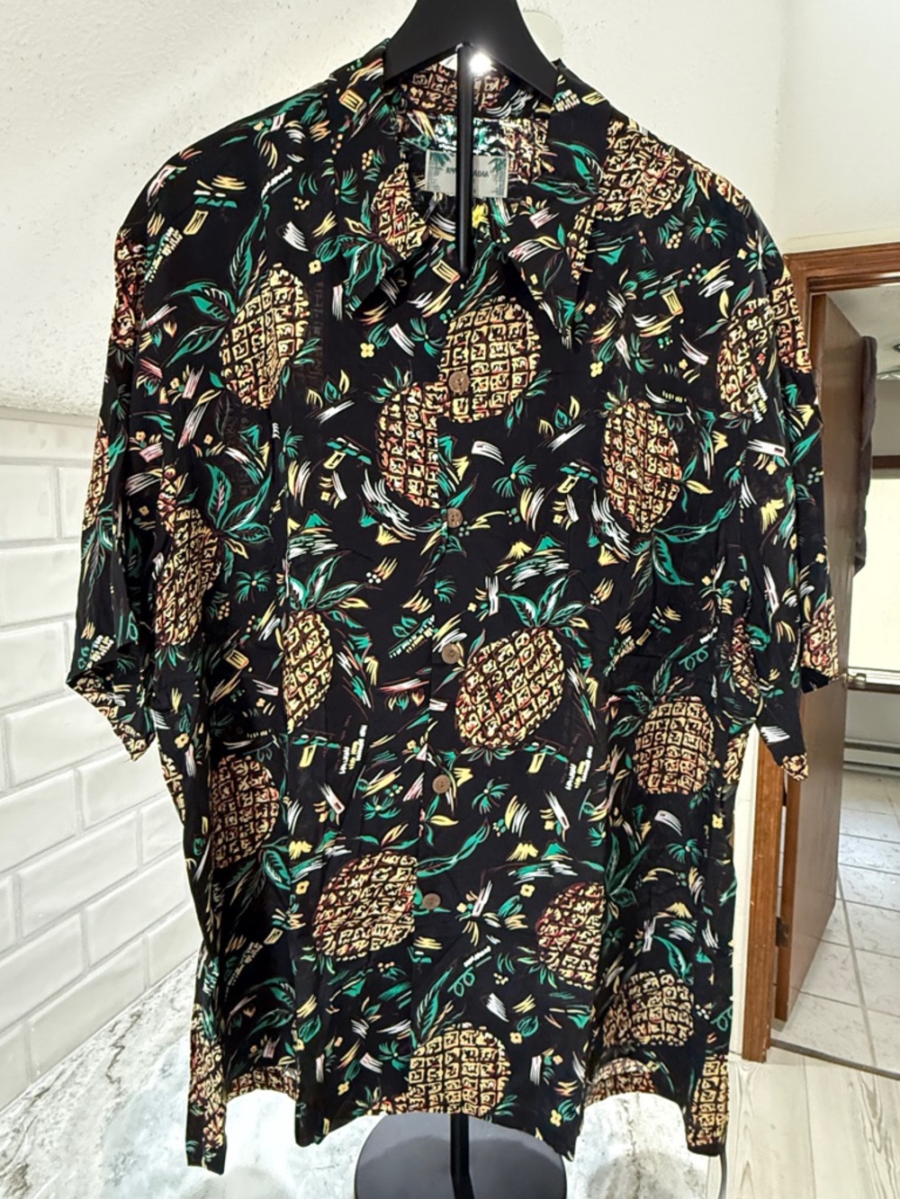 Kamehameha Hawaii Black Pineapple Aloha Shirt 2XL
